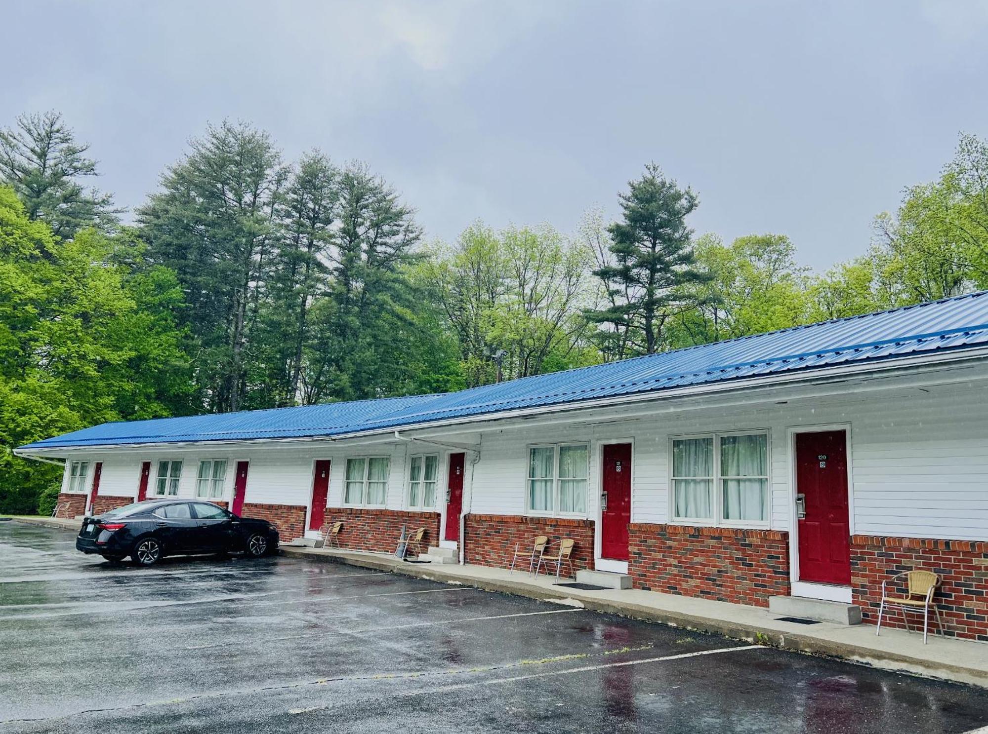 Economy Lodge 682 Main St Sturbridge Exterior photo