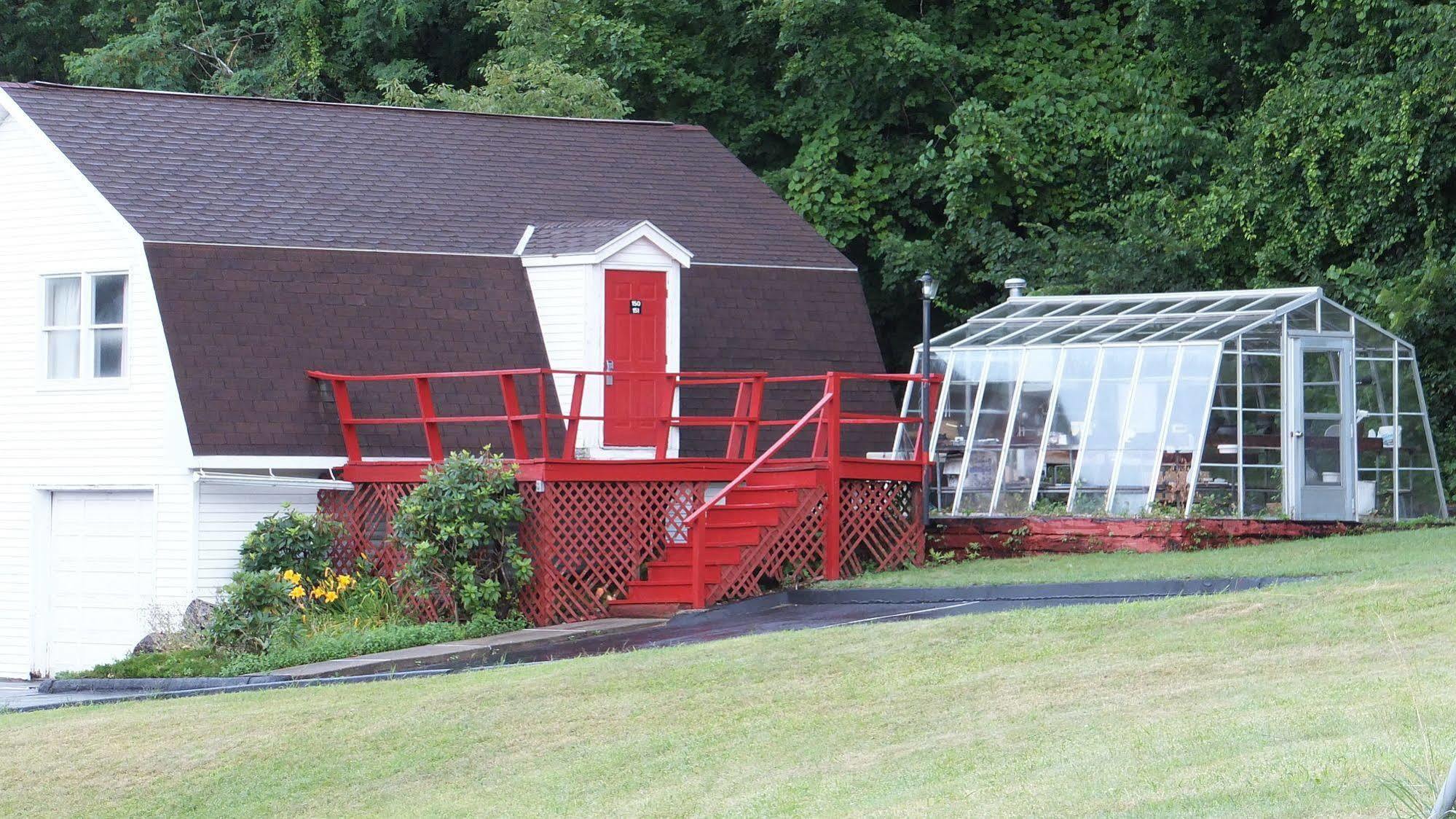Economy Lodge 682 Main St Sturbridge Exterior photo